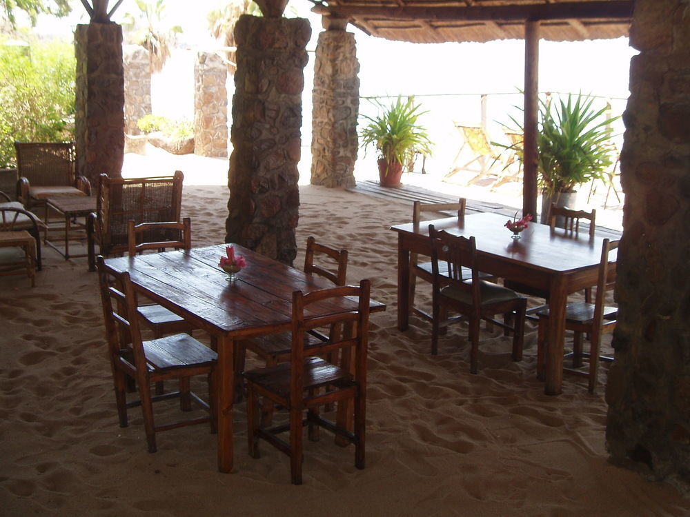 Nkhudzi Beach Lodge Nkudzi Экстерьер фото