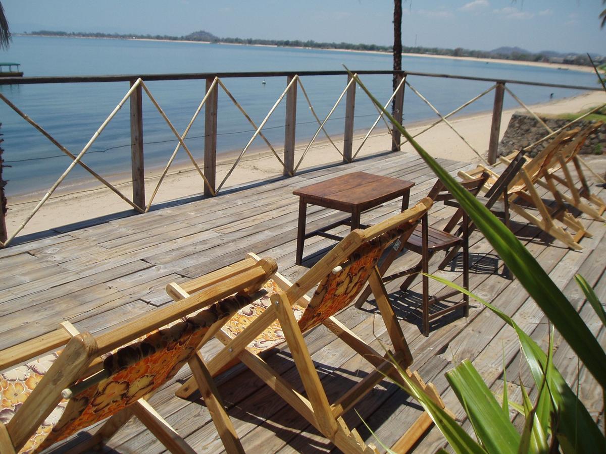 Nkhudzi Beach Lodge Nkudzi Экстерьер фото
