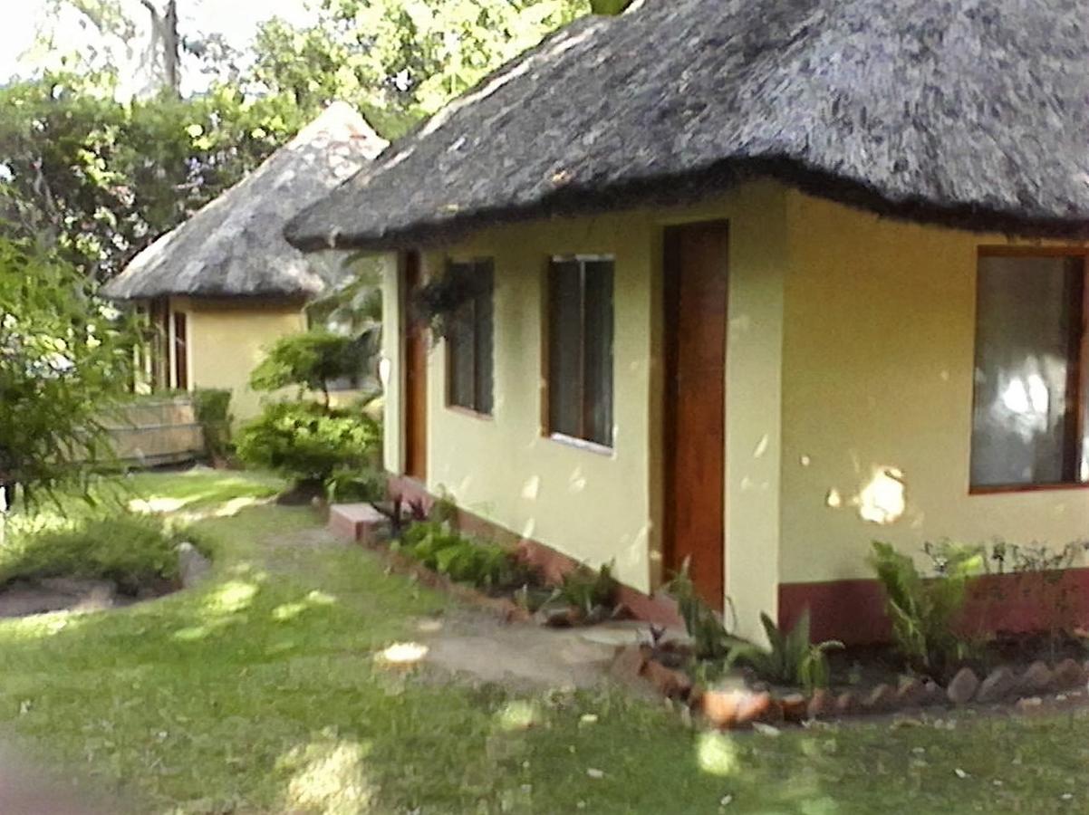 Nkhudzi Beach Lodge Nkudzi Экстерьер фото