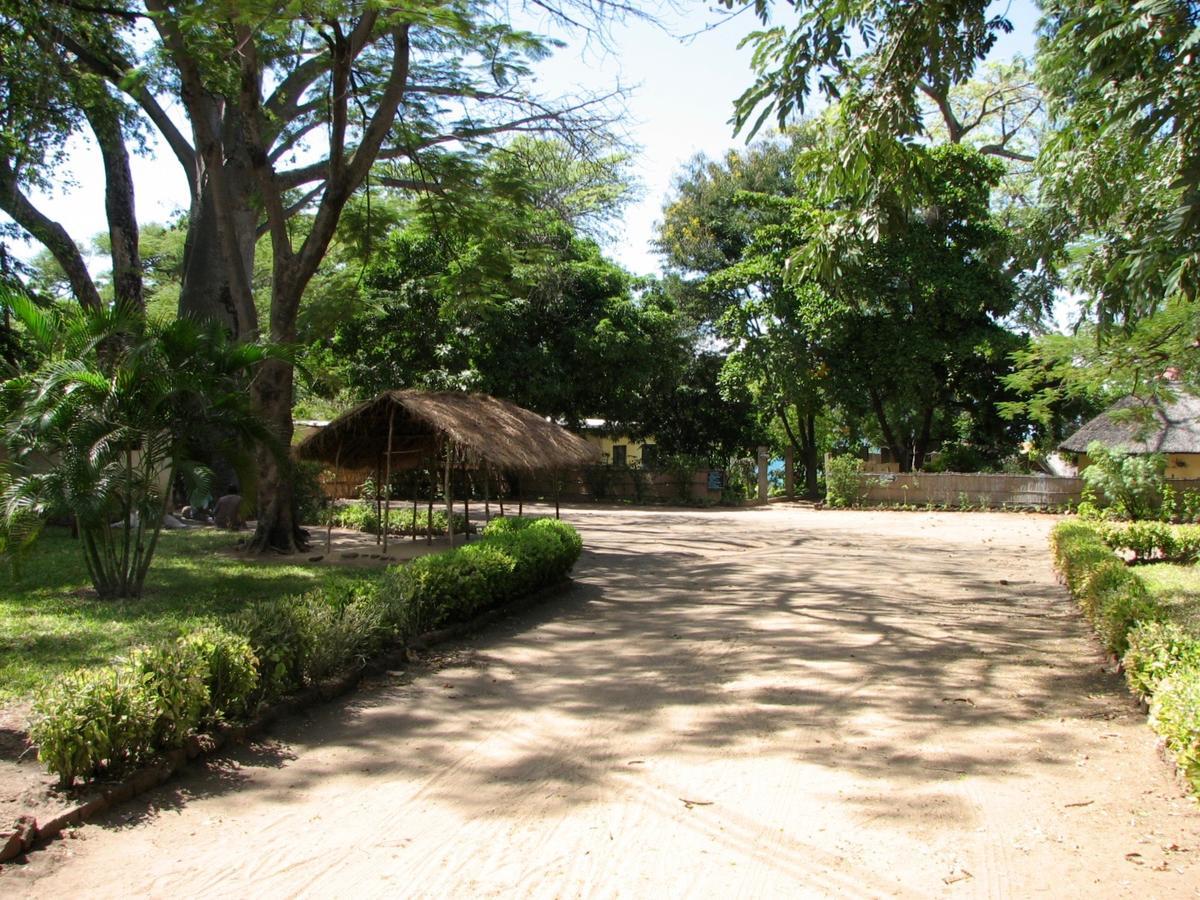 Nkhudzi Beach Lodge Nkudzi Экстерьер фото