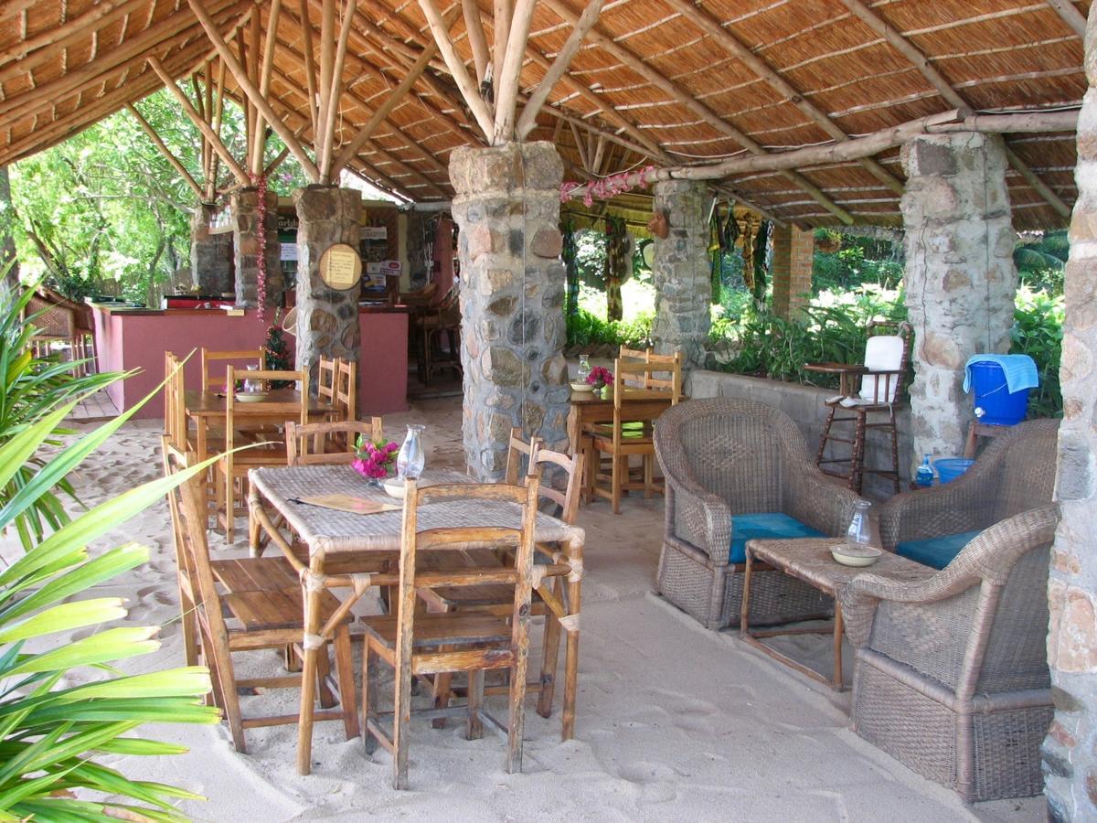 Nkhudzi Beach Lodge Nkudzi Экстерьер фото