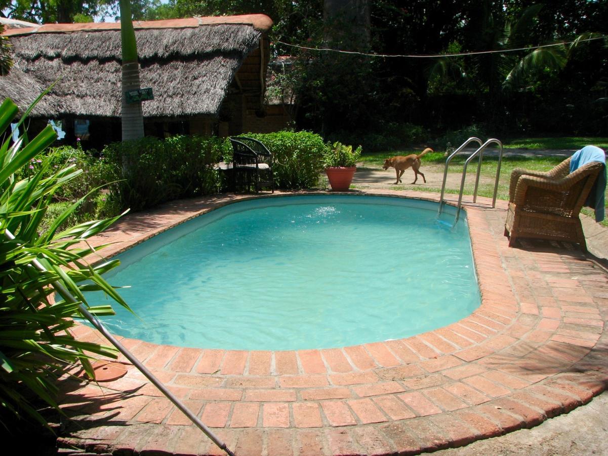Nkhudzi Beach Lodge Nkudzi Экстерьер фото
