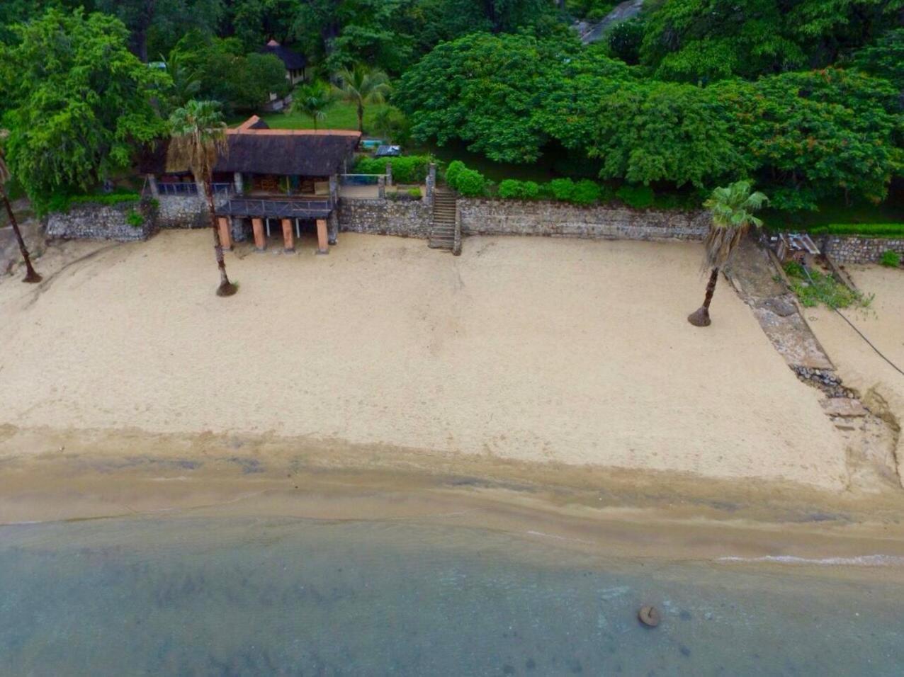 Nkhudzi Beach Lodge Nkudzi Экстерьер фото